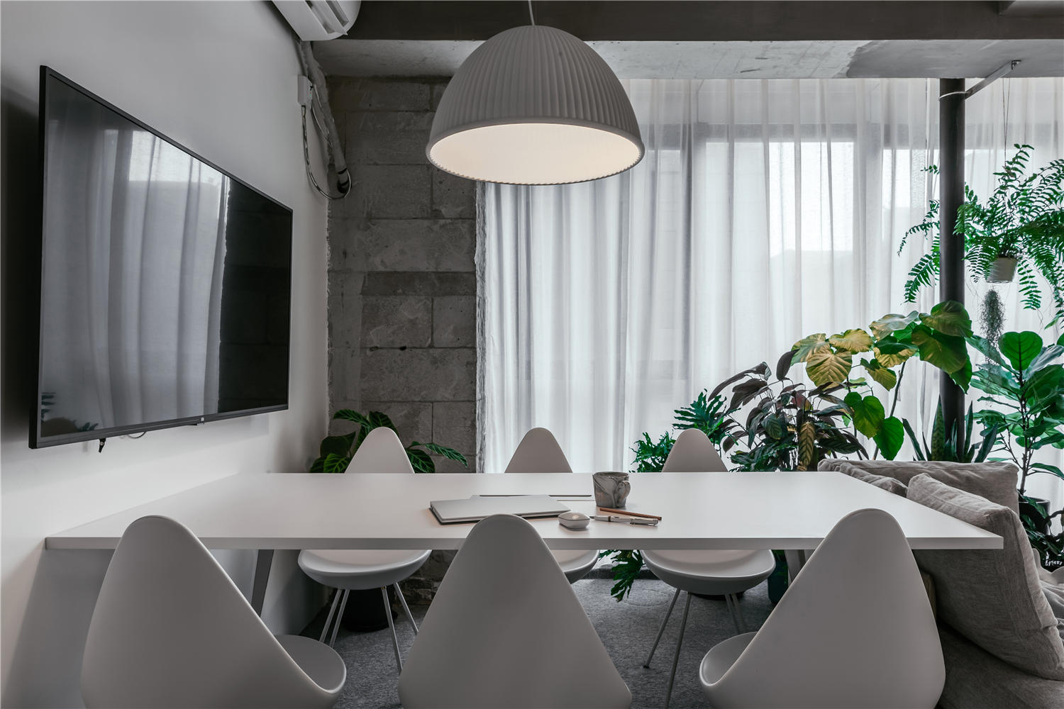 閔行區(qū)30平小型公司辦公室裝修設計-第2張圖片-上海古都建筑設計集團