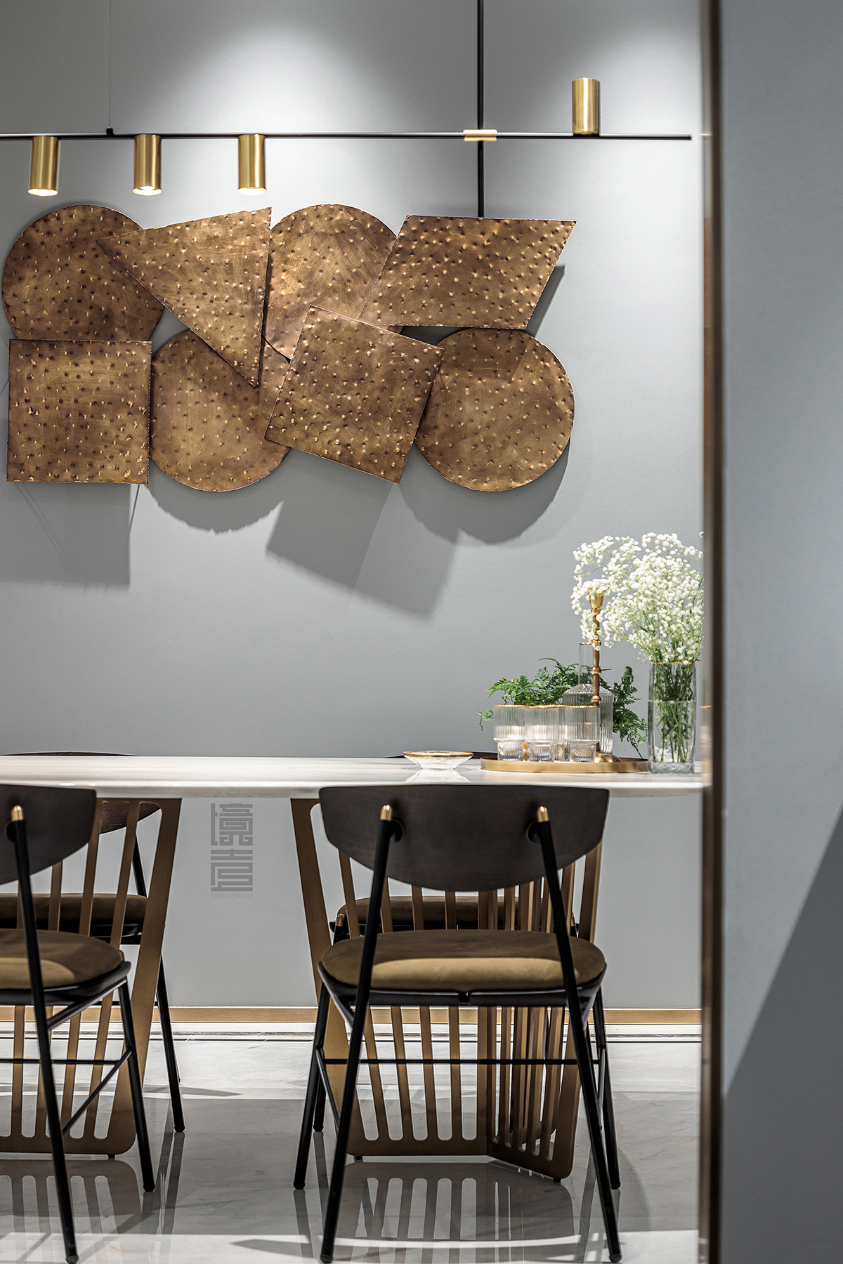 浦東新區(qū)300平復(fù)式展廳辦公室裝修設(shè)計-第4張圖片-上海古都建筑設(shè)計集團(tuán) 浦東新區(qū)300平復(fù)式展廳辦公室裝修設(shè)計-第4張圖片-上海古都建筑設(shè)計集團(tuán)