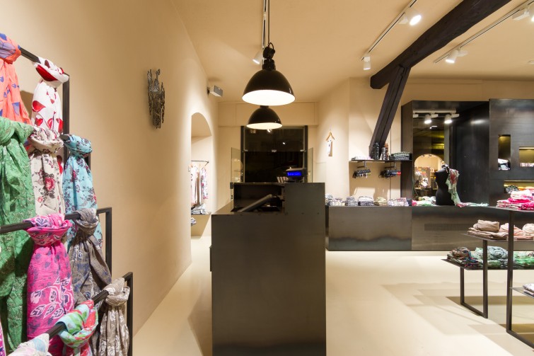 女裝精品店裝修設計-第3張圖片-上海古都建筑設計集團