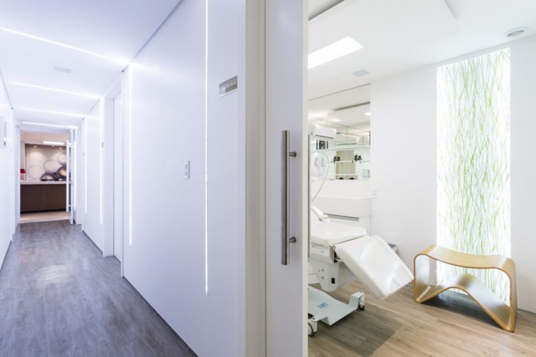 現(xiàn)代眼科醫(yī)院裝修設(shè)計(jì)-第1張圖片-上海古都建筑設(shè)計(jì)集團(tuán)