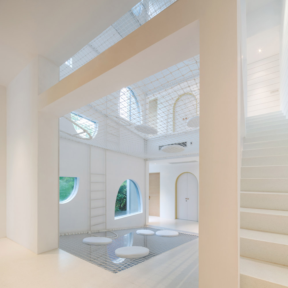 白色調(diào)簡約親子樂園裝修設(shè)計(jì)-第2張圖片-上海古都建筑設(shè)計(jì)集團(tuán)