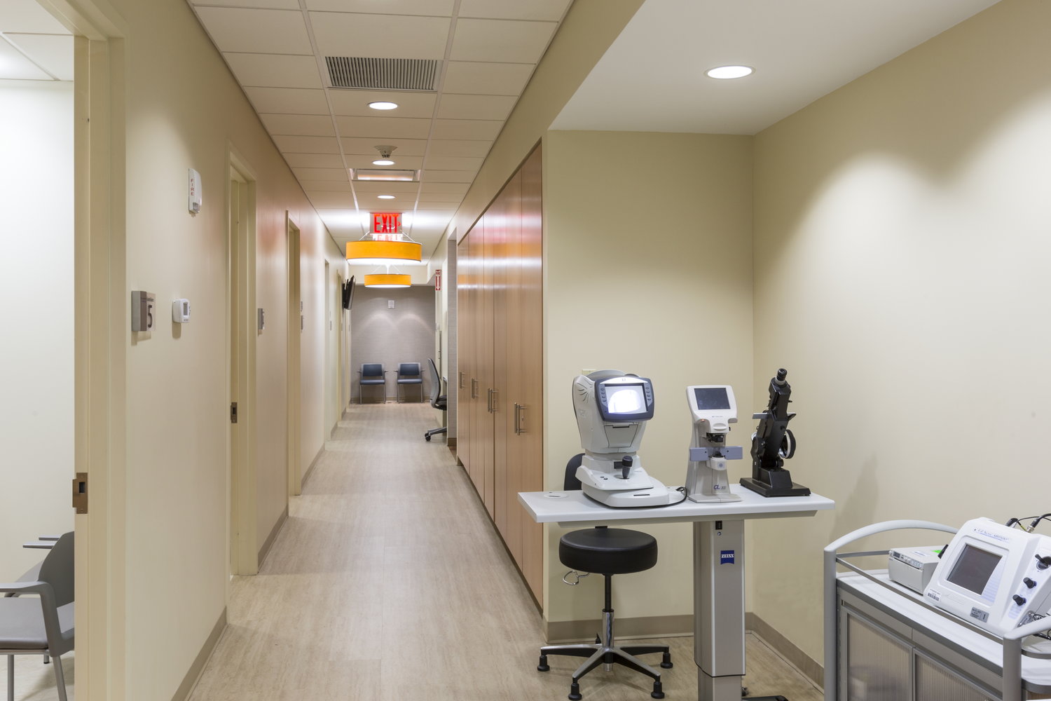 高科技眼科醫(yī)院裝修設(shè)計(jì)-第5張圖片-上海古都建筑設(shè)計(jì)集團(tuán) 高科技眼科醫(yī)院裝修設(shè)計(jì)-第5張圖片-上海古都建筑設(shè)計(jì)集團(tuán)