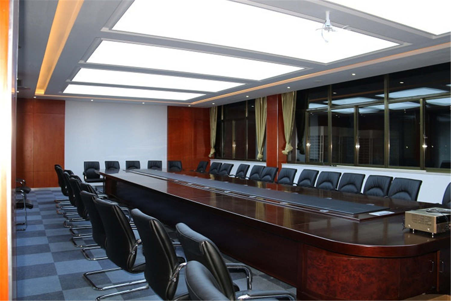 投資管理公司辦公室裝修設(shè)計(jì)-第3張圖片-上海古都建筑設(shè)計(jì)集團(tuán)