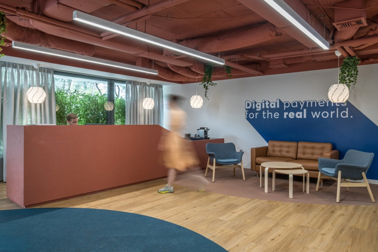 長(zhǎng)寧1400平米通信公司辦公空間設(shè)計(jì)布局-辦公室裝修設(shè)計(jì)效果圖-第5張圖片-上海古都建筑設(shè)計(jì)集團(tuán)