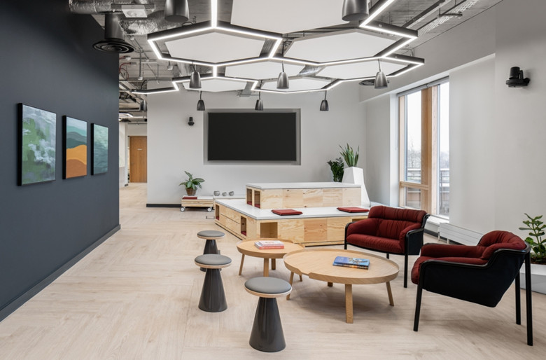 1000平數(shù)據(jù)中心公司辦公室設(shè)計(jì)布局-辦公室裝修設(shè)計(jì)效果圖-第1張圖片-上海古都建筑設(shè)計(jì)集團(tuán)