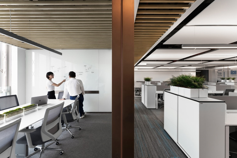 1700㎡科技研發(fā)公司辦公室裝修設(shè)計欣賞-辦公室裝修設(shè)計效果圖-第5張圖片-上海古都建筑設(shè)計集團