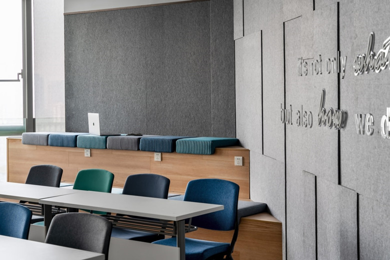 1700㎡科技研發(fā)公司辦公室裝修設(shè)計欣賞-辦公室裝修設(shè)計效果圖-第4張圖片-上海古都建筑設(shè)計集團